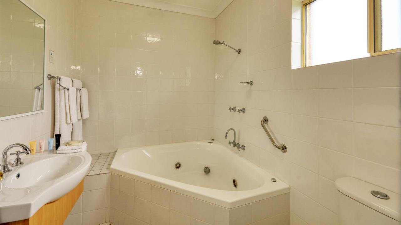 Country Gardens Motor Inn Cowra Ngoại thất bức ảnh