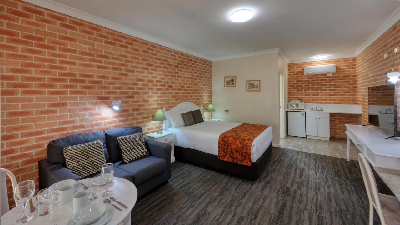 Country Gardens Motor Inn Cowra Ngoại thất bức ảnh